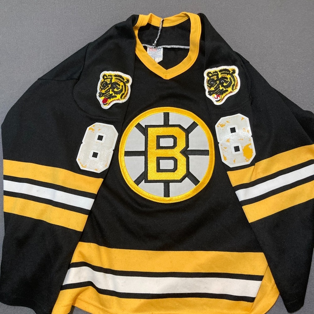 Vintage CCM Cam Neely #8 Boston Bruins Hockey Jersey Made In Canada Size M - Picture 2 of 16